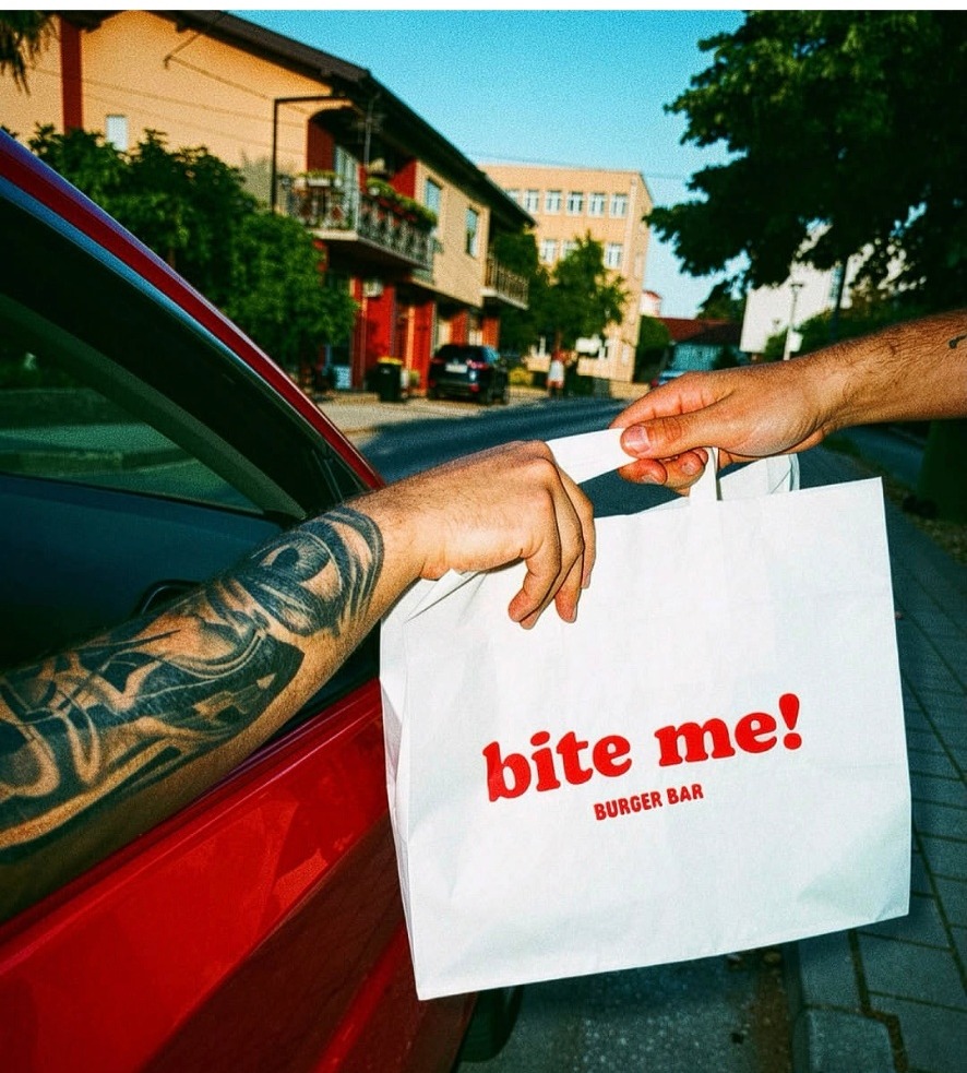 Preuzimanje bite me! narudžbe direktno iz auta